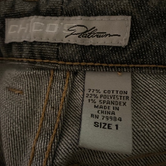 Chico’s Platinum Women’s Dark Denim Jeans Size 1 - Picture 9 of 9
